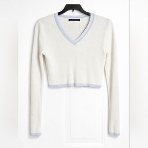 Brandy Melville Cropped Ribbed V-Neck Sweater XS